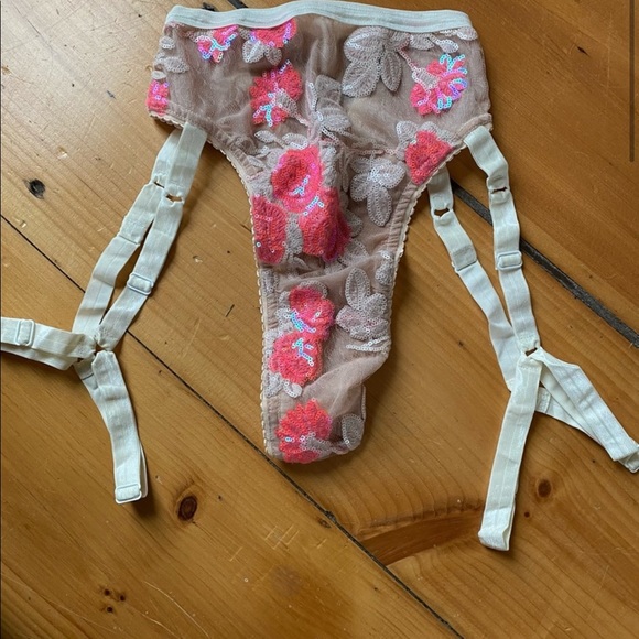 SOLD Solstice Intimates Floral Set - Picture 5 of 6